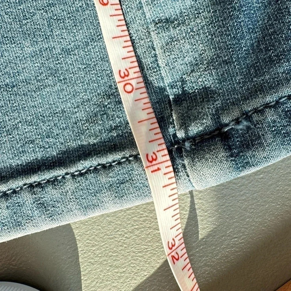 Dream Jeanne’s by Quaker Factory L blue pull up stretch jean pants‎ - Picture 5 of 7